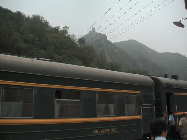 4ch001Beijing_trein_muur01