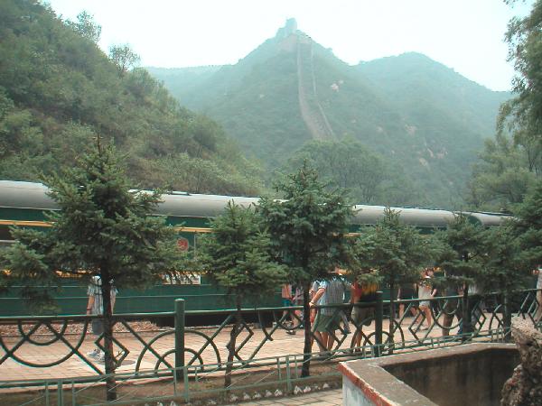 4ch002Beijing_trein_muur02