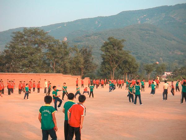 4ch084_Shaolin_Si_trainees04