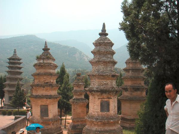 4ch085_Shaolin_Si_Forest_of_the_pagodas