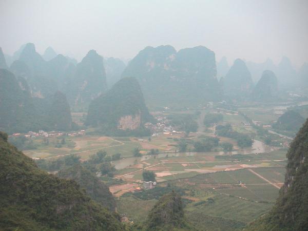 4ch171_Yangshou_moonhill02_uitzicht