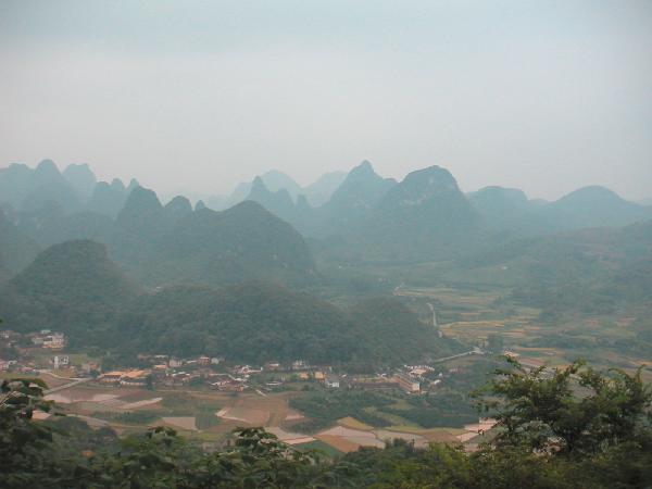 4ch173_Yangshou_moonhill04_uitzicht03