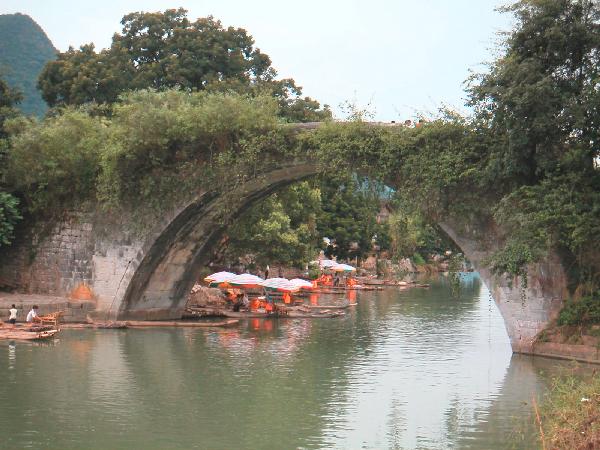4ch211_Yangshou_omgeving_dragonbridge