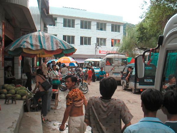 4ch268_onderwegnaarLongsheng_file_straat