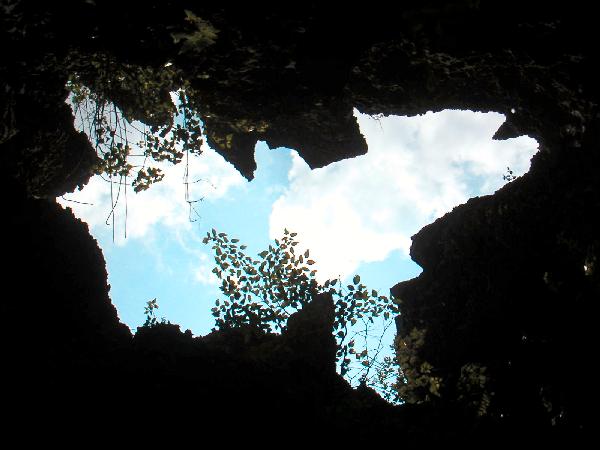 4ch283_Kunming_stone_forest09_doorkijk_lucht