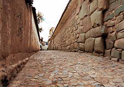 Muren en straten van honderden jaren oud.