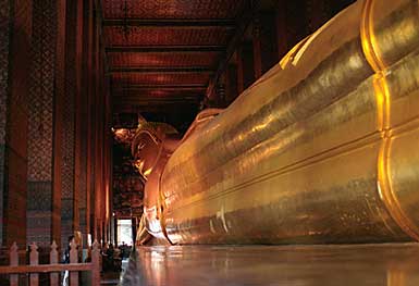 De beroemde liggende Boeddha van 46 meter lang.