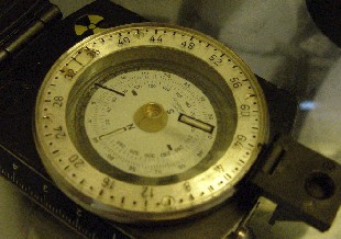 In dit kompas bevinden zich 5 lichtbronnetjes, de zogenaamde btalights.
