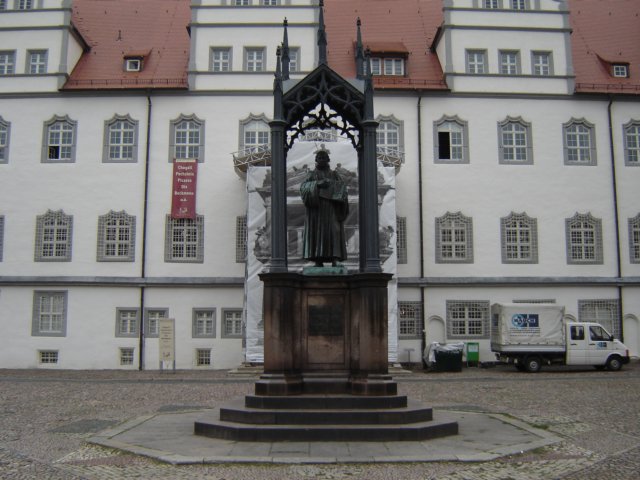 wittenbergbeeldluther.jpg