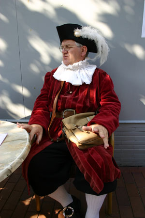 DenHelder20040001