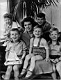 1953-HHhulpJo met5zoonsDus.jpg