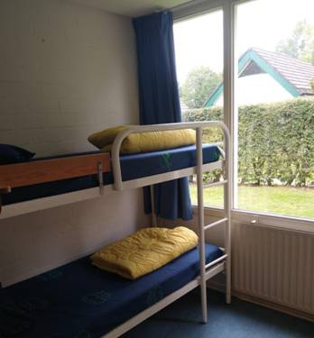 Simpelveld bungalow slaapkamer 2 beneden stapelbed.jpg