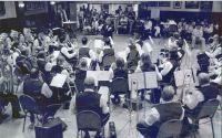 Vrijdagavond concert KNA in het Dorpshuis tijdens de muziekmarathon (foto: Jol Vingerling)