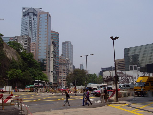 618x457 pixels (70K)