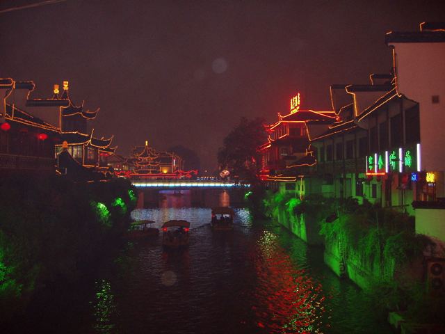 618x457 pixels (40K)