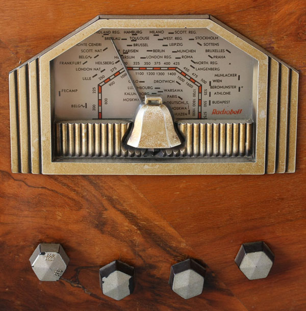 Schaal van Radiobell 535