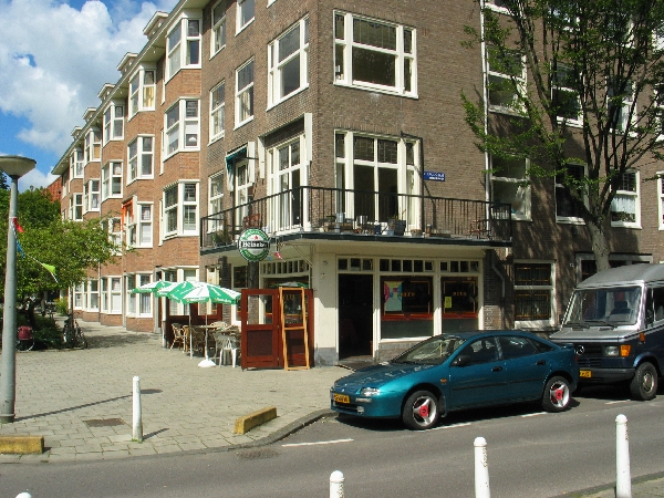 curacaostr16 Curaaostraat(in 1955: groentewinkel van Buren)
