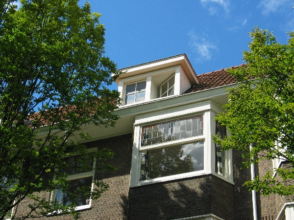 curacaostr22 zolderkamer Curaaostraat 127 