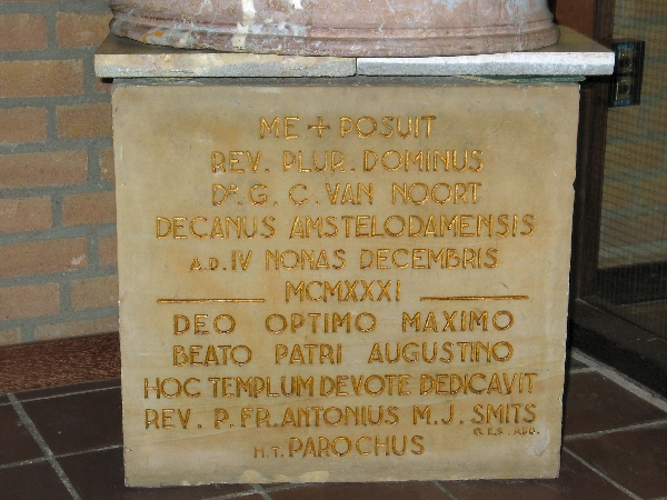 curacaostr63 Eerste steen van de Augustinuskerk.
